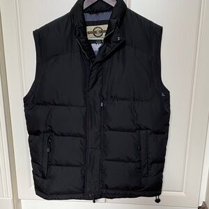 Men's Classic Black Quilted Vest.